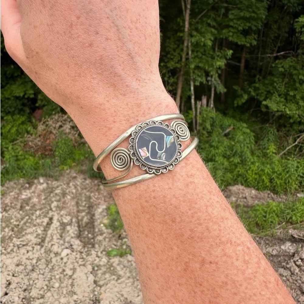 Vintage Alpaca Mexico Silver Abalone Inlay Cuff - Picture 2 of 7